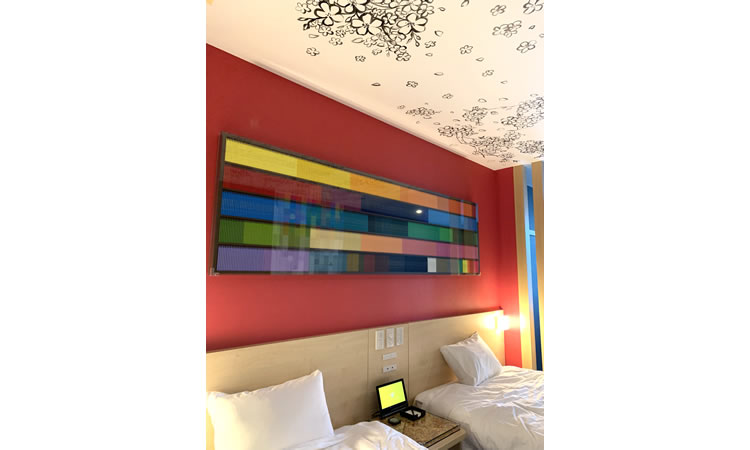 サクラクレパスルーム：さきしまコスモタワーホテル